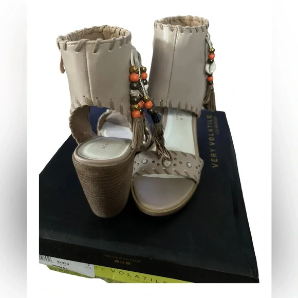 Very Volatile Women's Boho Heeled Sandal Blush color Sz 7 new - Picture 6 of 8